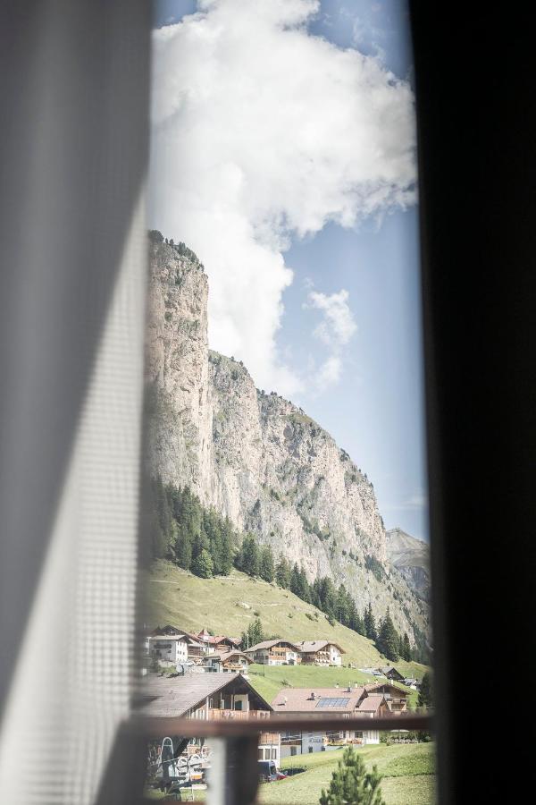 Hotel Acadia - Adults Mountain Home Selva di Val Gardena Dış mekan fotoğraf
