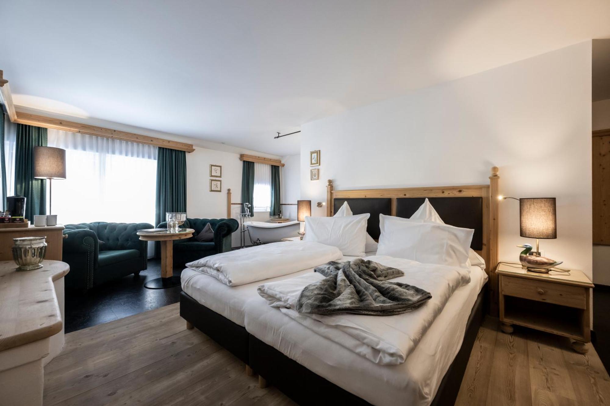 Hotel Acadia - Adults Mountain Home Selva di Val Gardena Dış mekan fotoğraf