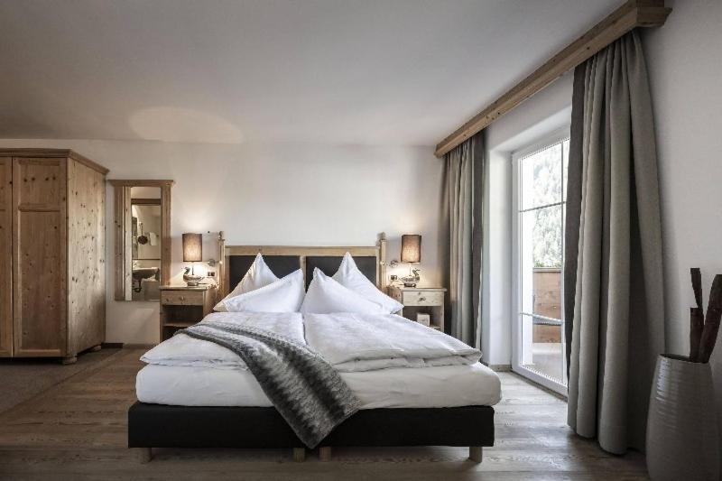 Hotel Acadia - Adults Mountain Home Selva di Val Gardena Dış mekan fotoğraf