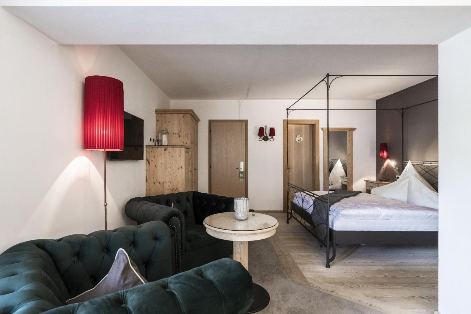 Hotel Acadia - Adults Mountain Home Selva di Val Gardena Dış mekan fotoğraf